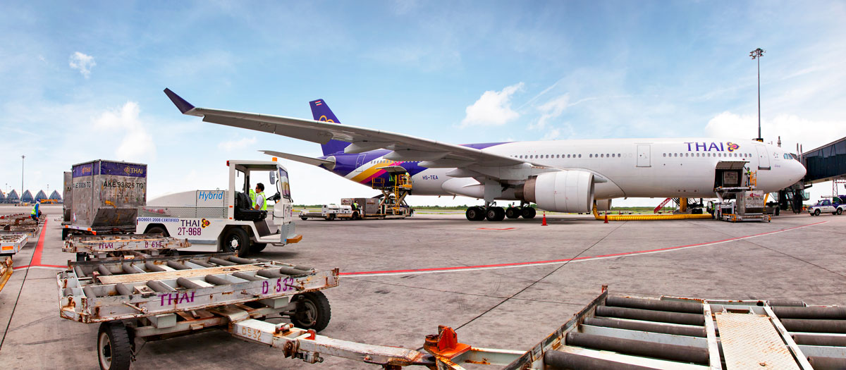 VOLK Gepäckschlepper bei Thai Airways
